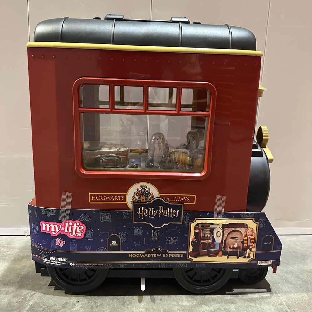 NEW Hogwarts Express Train Playset for 18 inch dolls